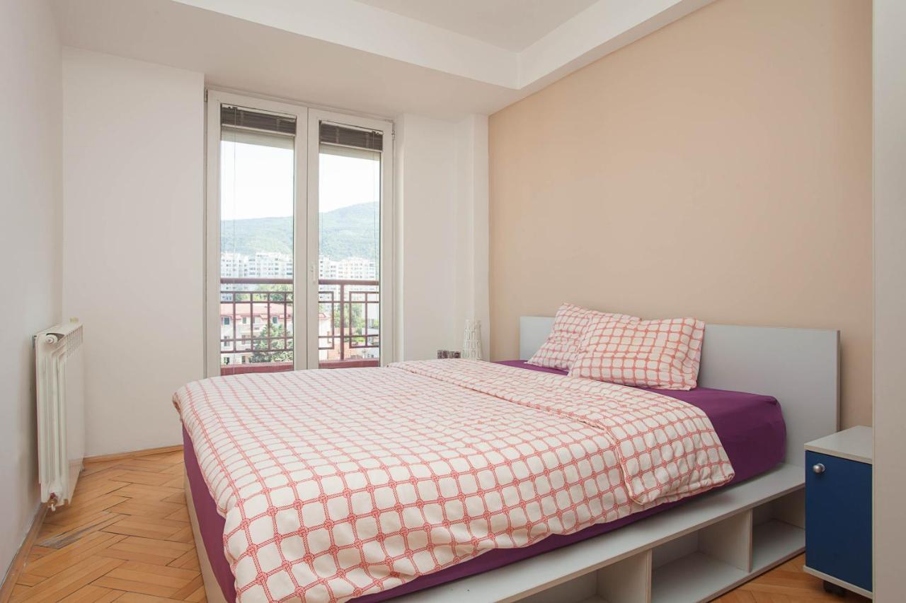 Red Apartment Skopje Eksteriør bilde